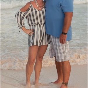 Super cute cut out shoulder short romper. White with navy/brown stripes. Size M